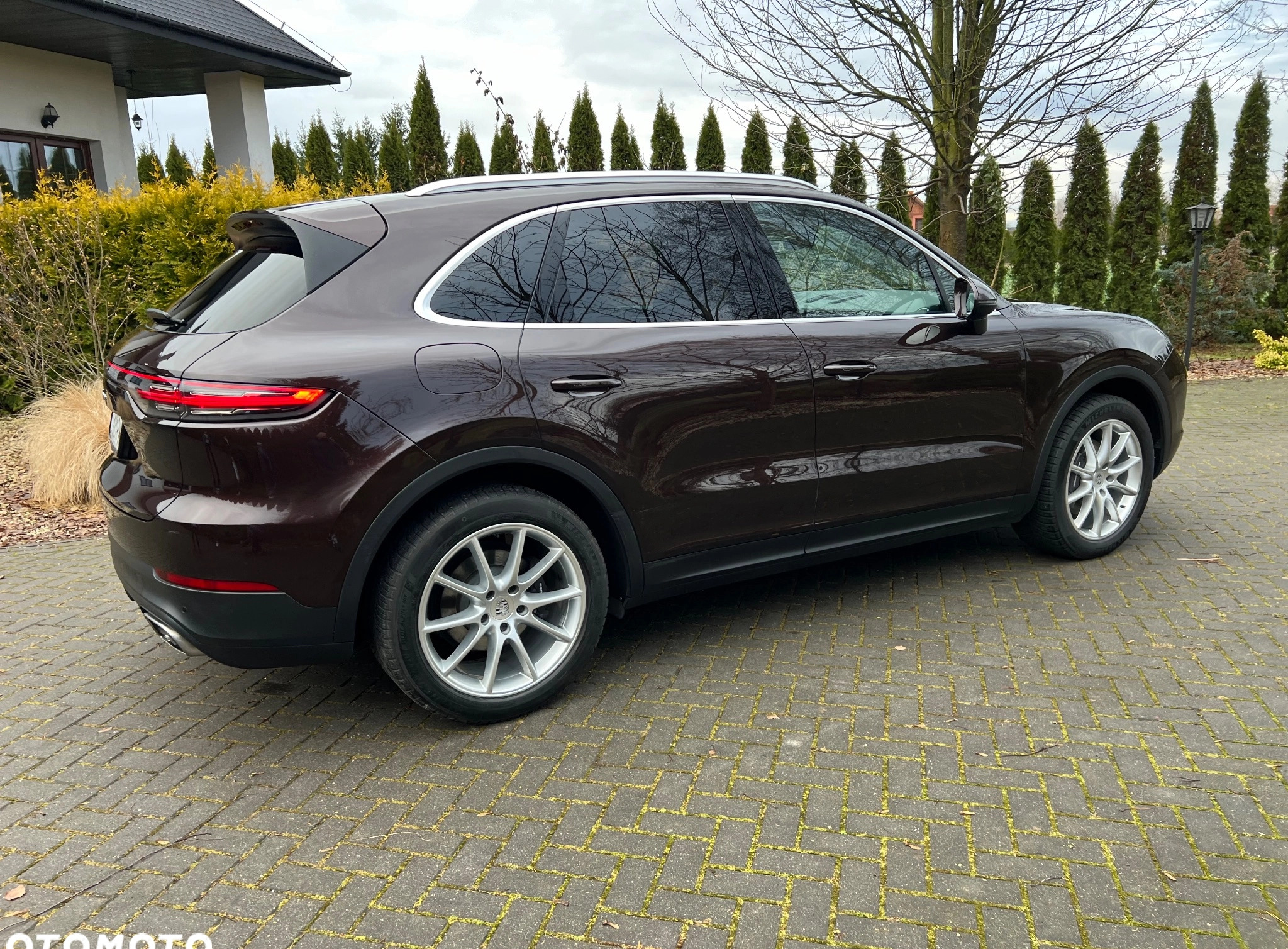 Porsche Cayenne cena 270600 przebieg: 126000, rok produkcji 2018 z Lublin małe 631